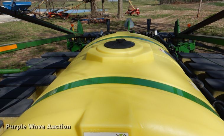 image for item II9876 John Deere 1780  planter