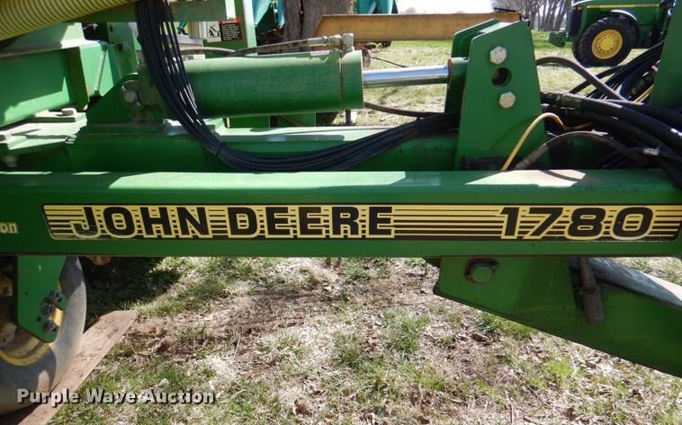 image for item II9876 John Deere 1780  planter