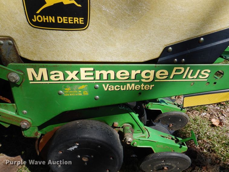 image for item II9876 John Deere 1780  planter