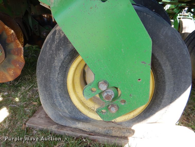 image for item II9876 John Deere 1780  planter