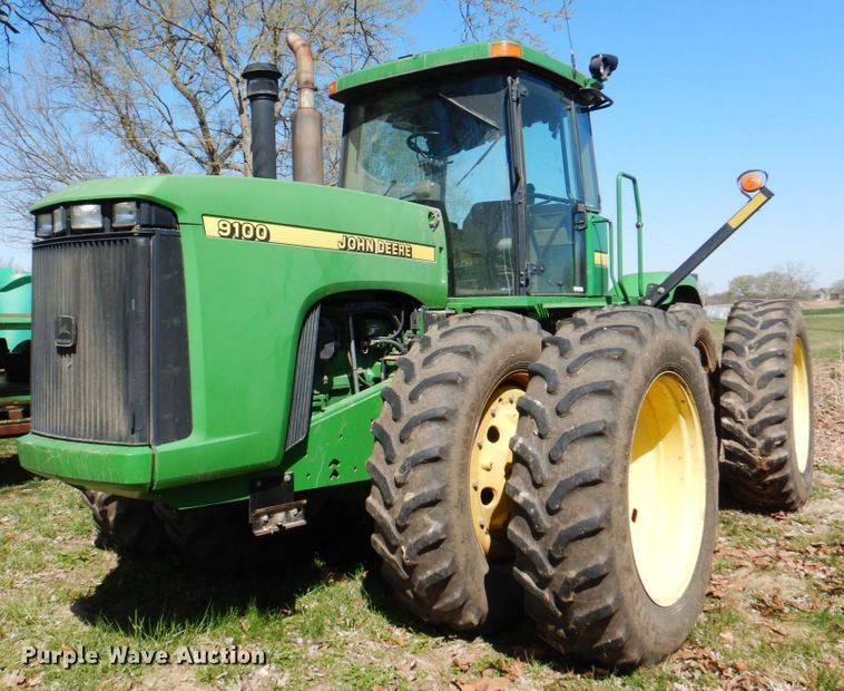 image for item II9877 2001 John Deere 9100  4WD tractor
