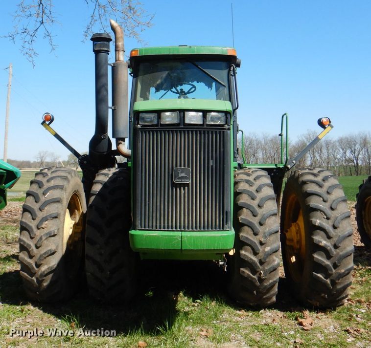 image for item II9877 2001 John Deere 9100  4WD tractor
