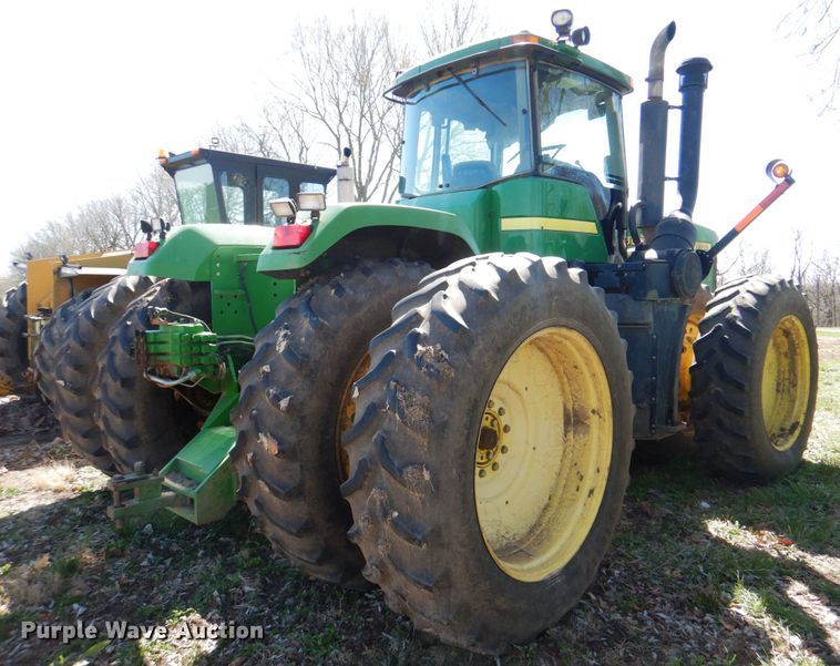 image for item II9877 2001 John Deere 9100  4WD tractor