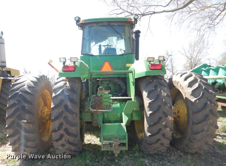 image for item II9877 2001 John Deere 9100  4WD tractor