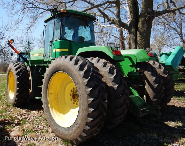 image for item II9877 2001 John Deere 9100  4WD tractor