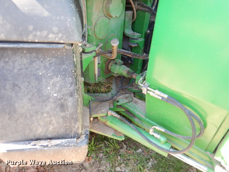 image for item II9877 2001 John Deere 9100  4WD tractor