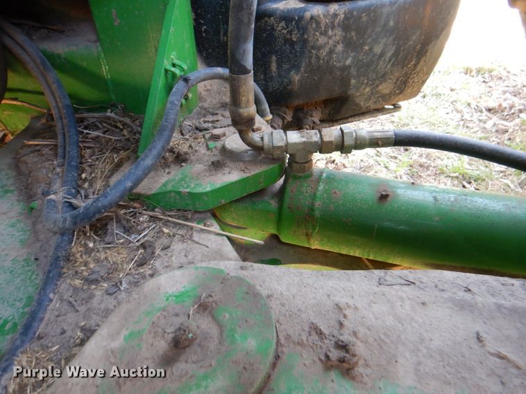 image for item II9877 2001 John Deere 9100  4WD tractor