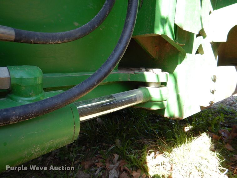 image for item II9877 2001 John Deere 9100  4WD tractor