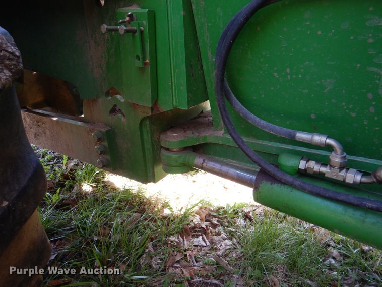 image for item II9877 2001 John Deere 9100  4WD tractor