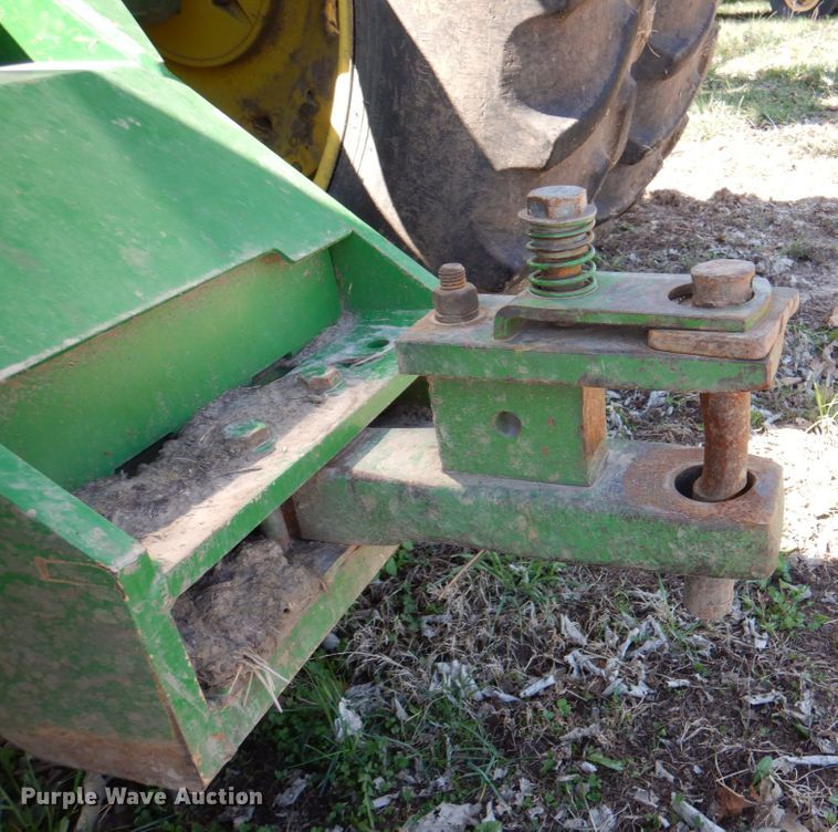 image for item II9877 2001 John Deere 9100  4WD tractor