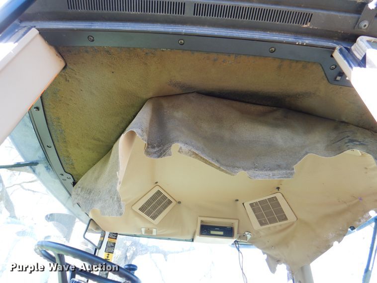 image for item II9877 2001 John Deere 9100  4WD tractor