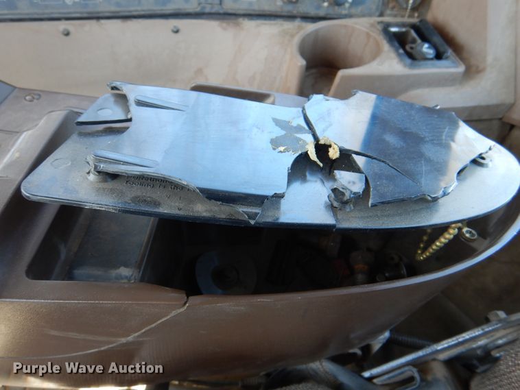 image for item II9877 2001 John Deere 9100  4WD tractor