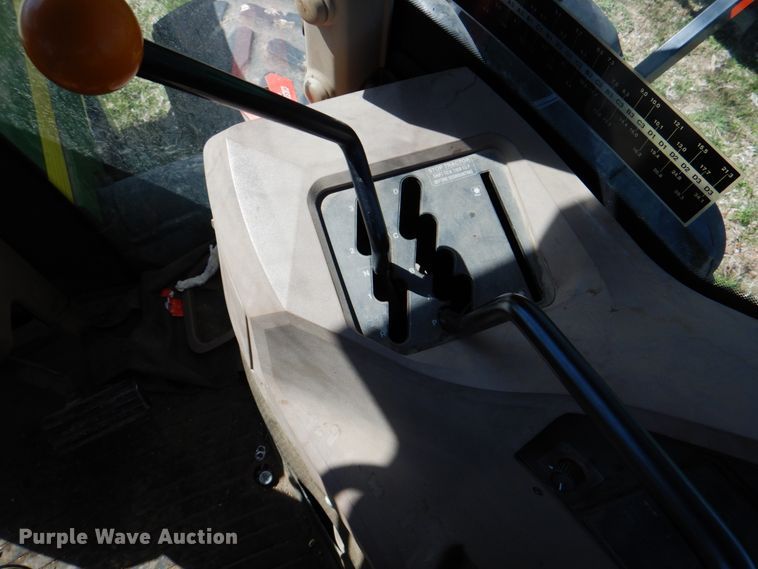 image for item II9877 2001 John Deere 9100  4WD tractor