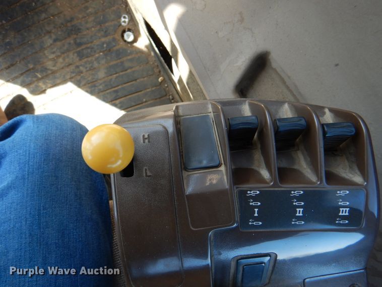 image for item II9877 2001 John Deere 9100  4WD tractor