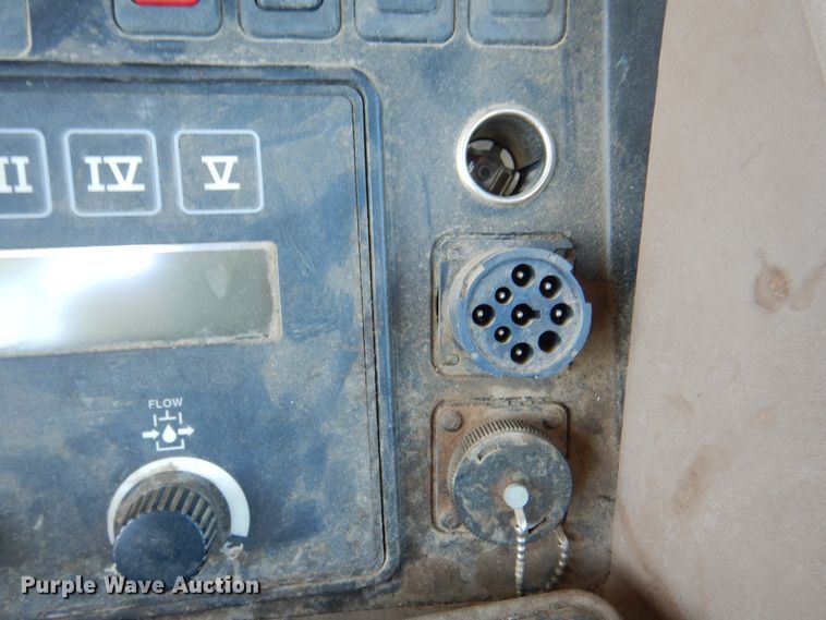 image for item II9877 2001 John Deere 9100  4WD tractor