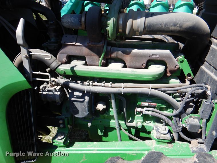 image for item II9877 2001 John Deere 9100  4WD tractor