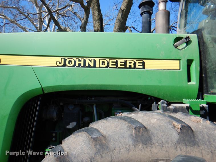 image for item II9877 2001 John Deere 9100  4WD tractor