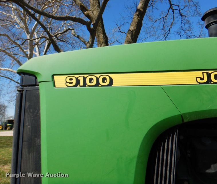 image for item II9877 2001 John Deere 9100  4WD tractor