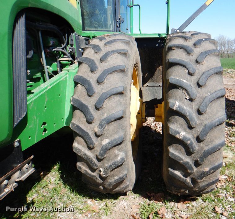 image for item II9877 2001 John Deere 9100  4WD tractor