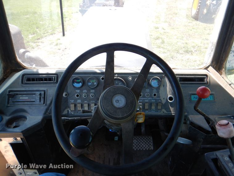 image for item II9878 1980 Steiger Panther III PTA325  4WD tractor