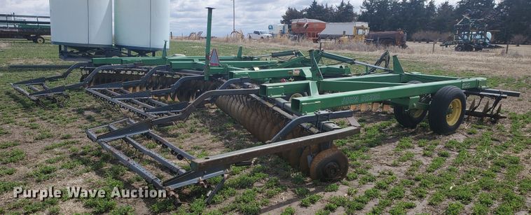 image for item IL9025 John Deere 630  disk