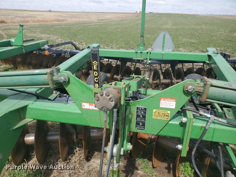 image for item IL9025 John Deere 630  disk