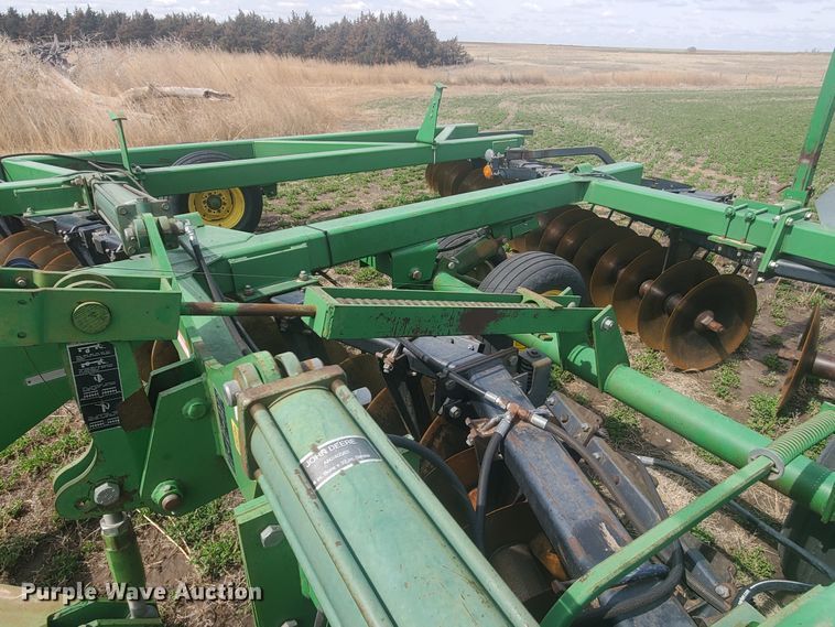 image for item IL9025 John Deere 630  disk