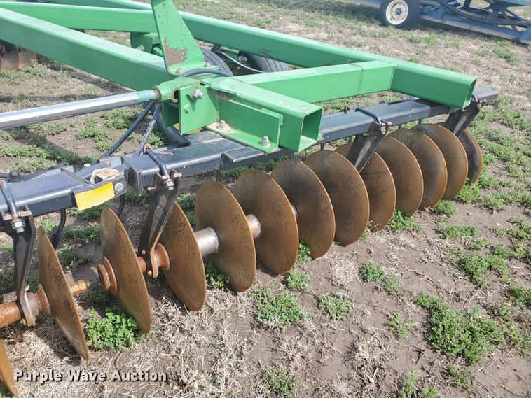 image for item IL9025 John Deere 630  disk