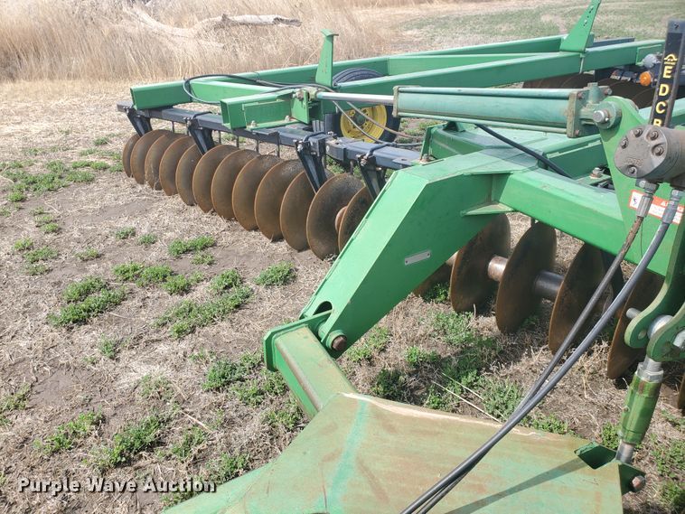 image for item IL9025 John Deere 630  disk