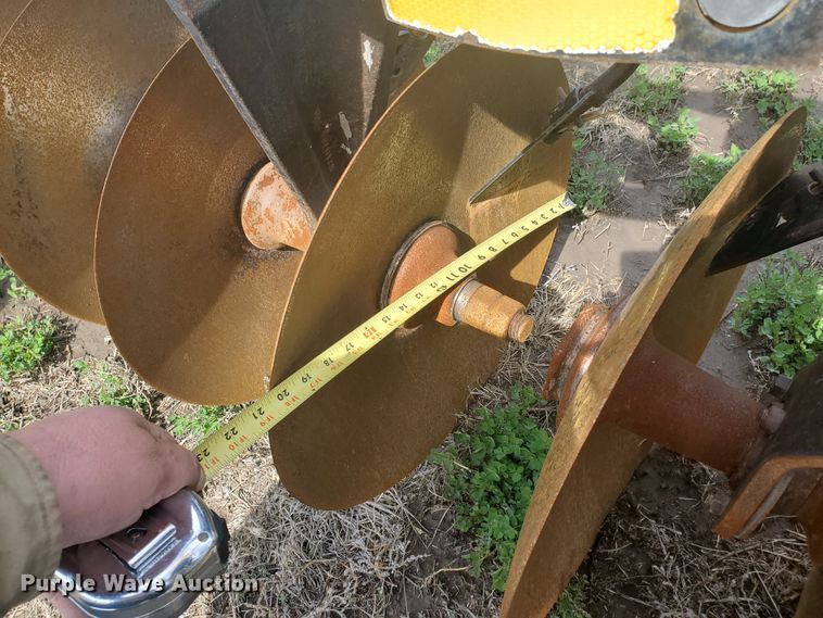 image for item IL9025 John Deere 630  disk