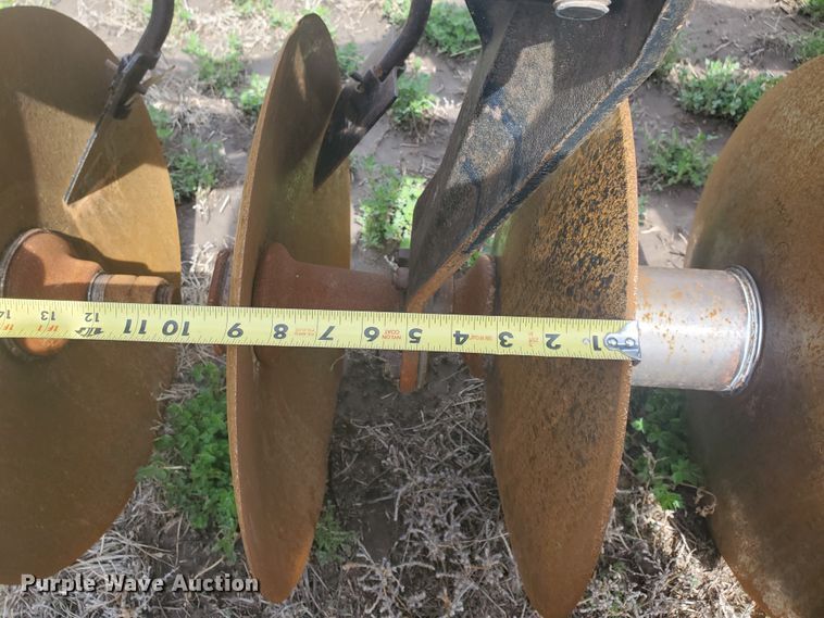 image for item IL9025 John Deere 630  disk