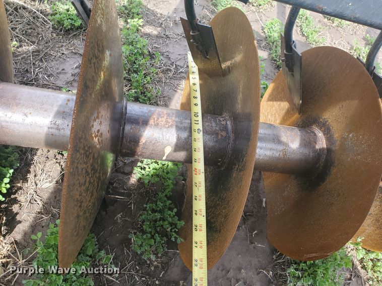 image for item IL9025 John Deere 630  disk