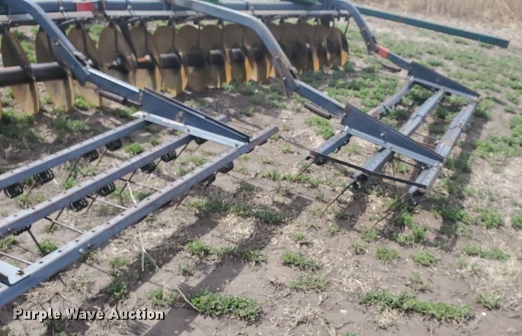 image for item IL9025 John Deere 630  disk