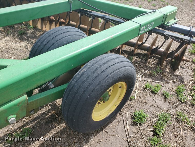 image for item IL9025 John Deere 630  disk
