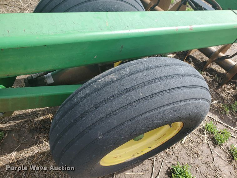 image for item IL9025 John Deere 630  disk