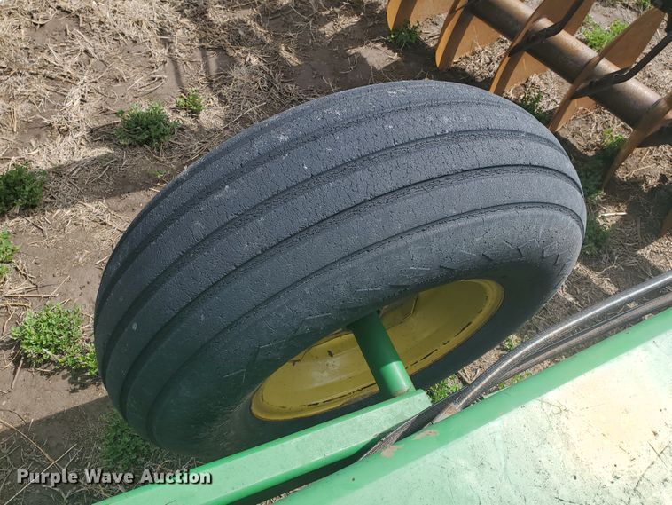 image for item IL9025 John Deere 630  disk