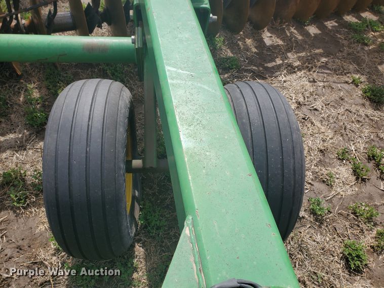 image for item IL9025 John Deere 630  disk