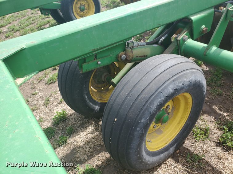 image for item IL9025 John Deere 630  disk