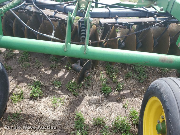 image for item IL9025 John Deere 630  disk