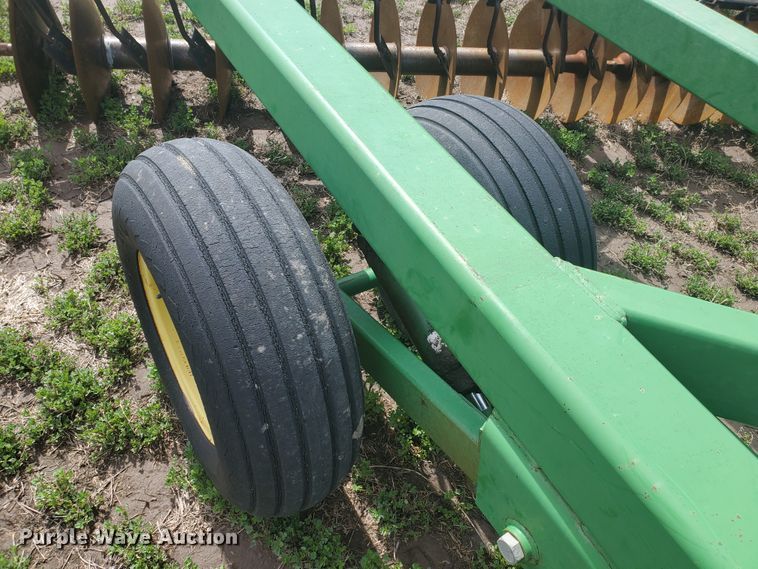 image for item IL9025 John Deere 630  disk