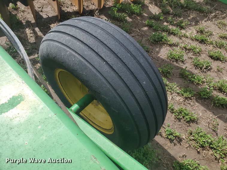 image for item IL9025 John Deere 630  disk