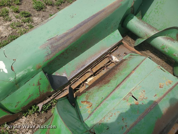 image for item IL9027 John Deere 843  corn head