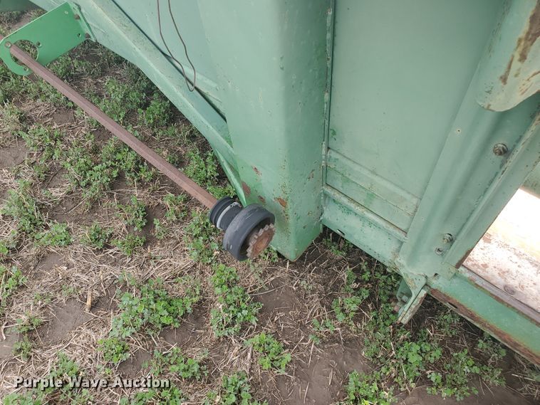 image for item IL9027 John Deere 843  corn head