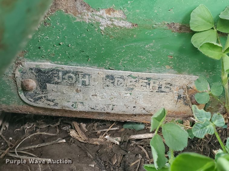 image for item IL9027 John Deere 843  corn head