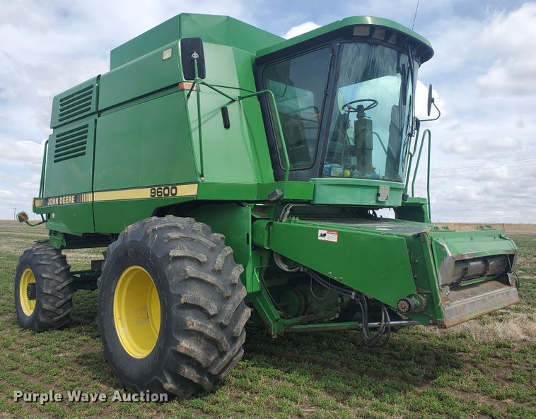 image for item IL9029 1992 John Deere 9600  RWA combine