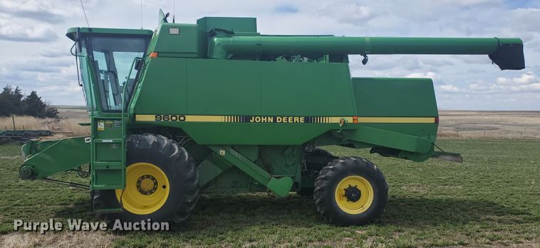 image for item IL9029 1992 John Deere 9600  RWA combine