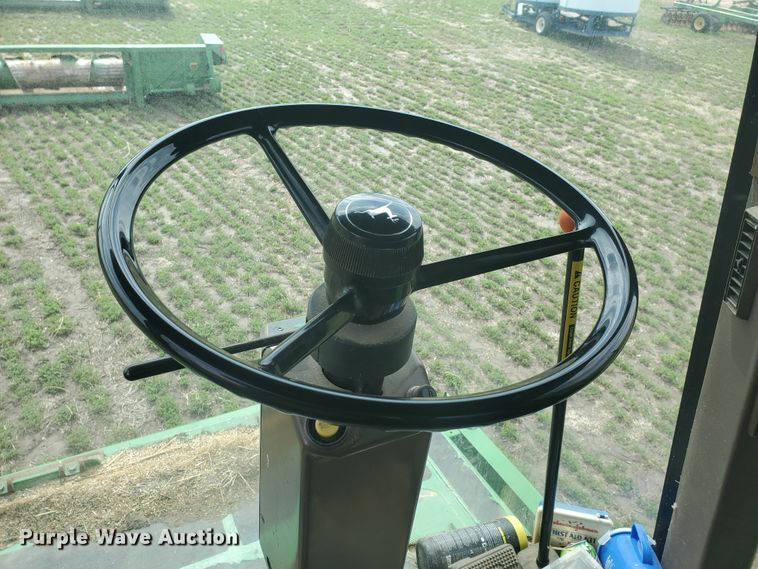 image for item IL9029 1992 John Deere 9600  RWA combine