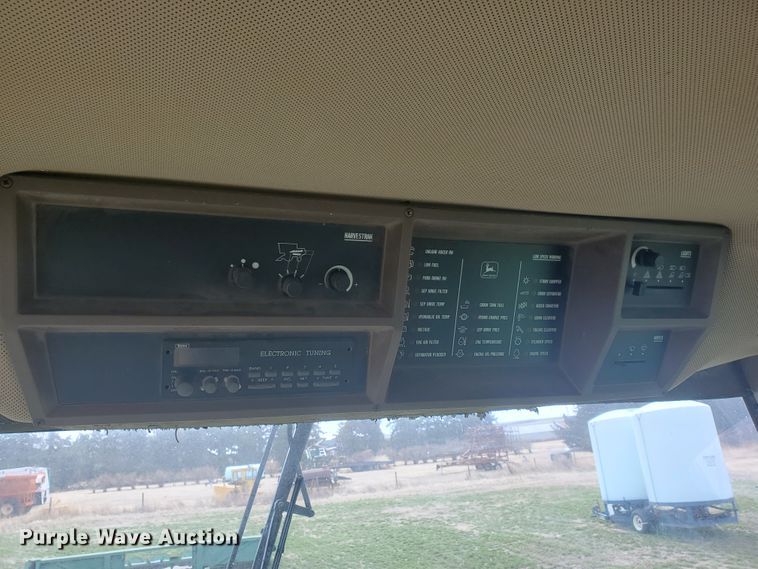 image for item IL9029 1992 John Deere 9600  RWA combine
