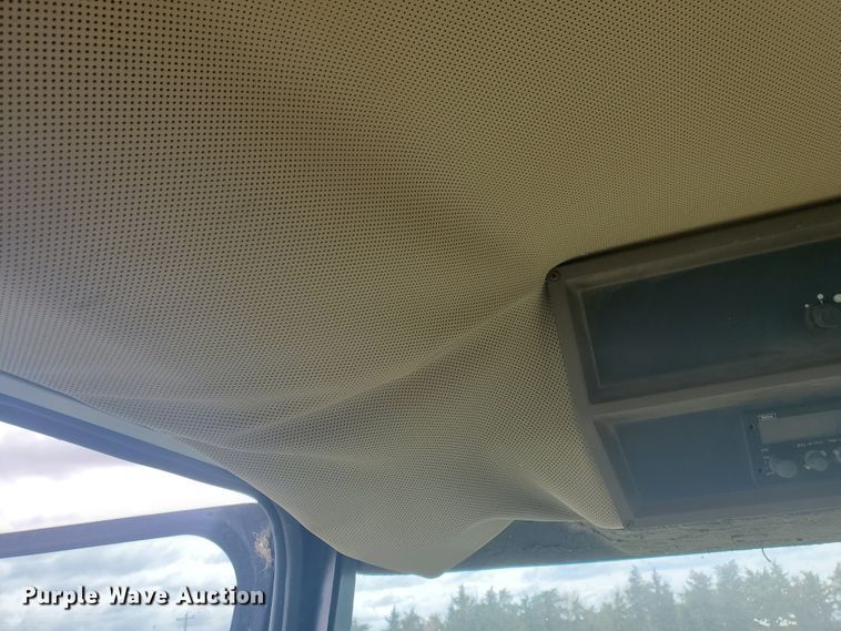 image for item IL9029 1992 John Deere 9600  RWA combine