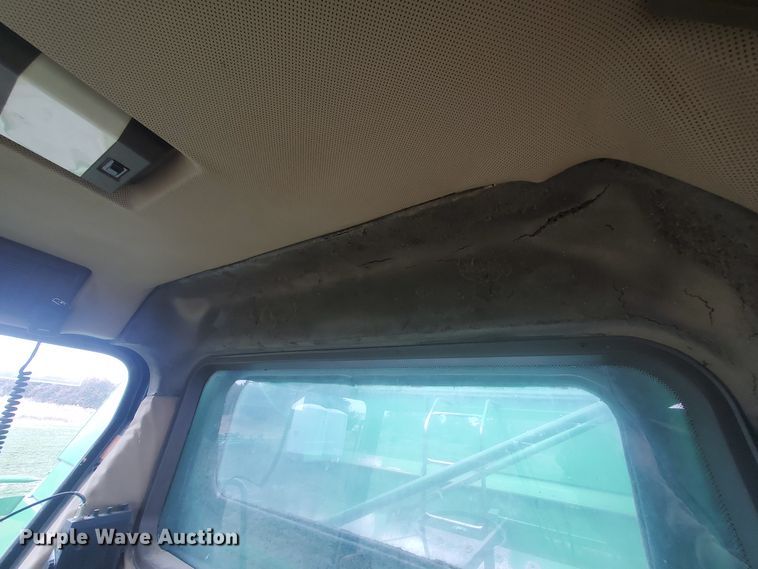 image for item IL9029 1992 John Deere 9600  RWA combine